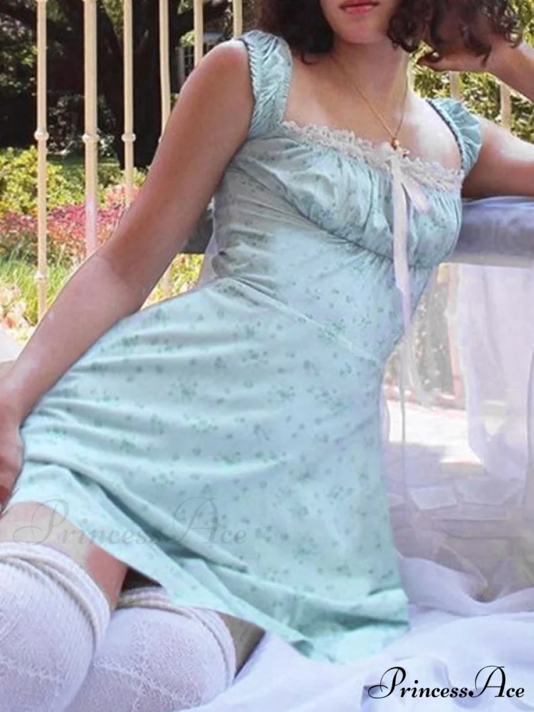 Lace Paneled Floral Trendy Cropped Tank Top - Image 3