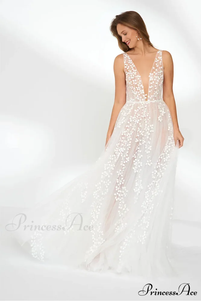 Olena Ethereal A-line Trendy Tulle Wedding Dress - Image 3