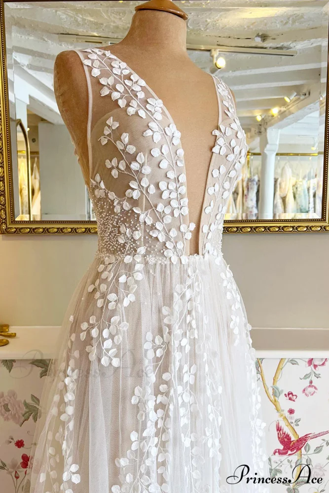 Olena Ethereal A-line Trendy Tulle Wedding Dress - Image 9