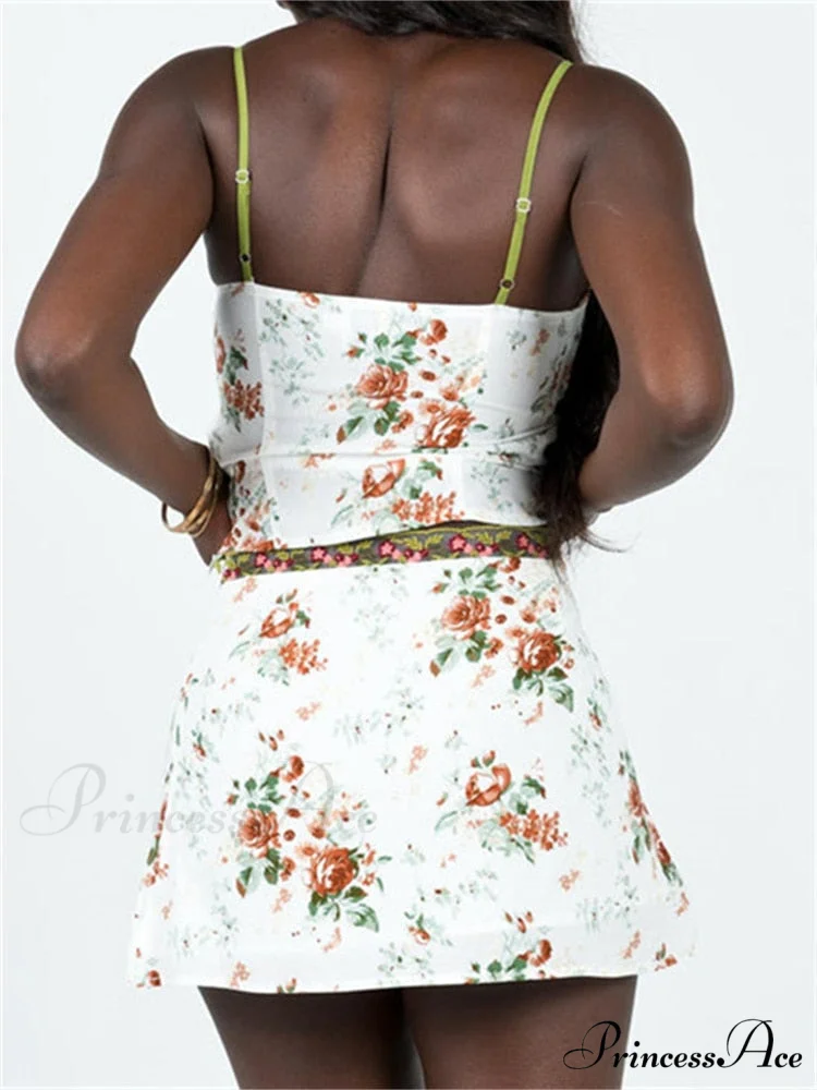 Floral Lace Print Tie Up Trendy Crop Top And Mini Skirt Set - Image 2