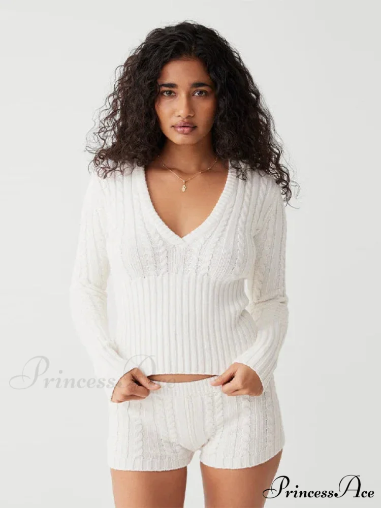 Long Sleeve Knitted V-Neck Graceful Hooded Sweater And Shorts Set - Image 10