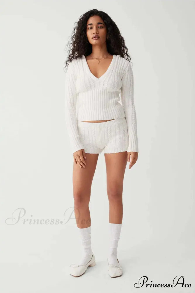 Long Sleeve Knitted V-Neck Graceful Hooded Sweater And Shorts Set - Image 8