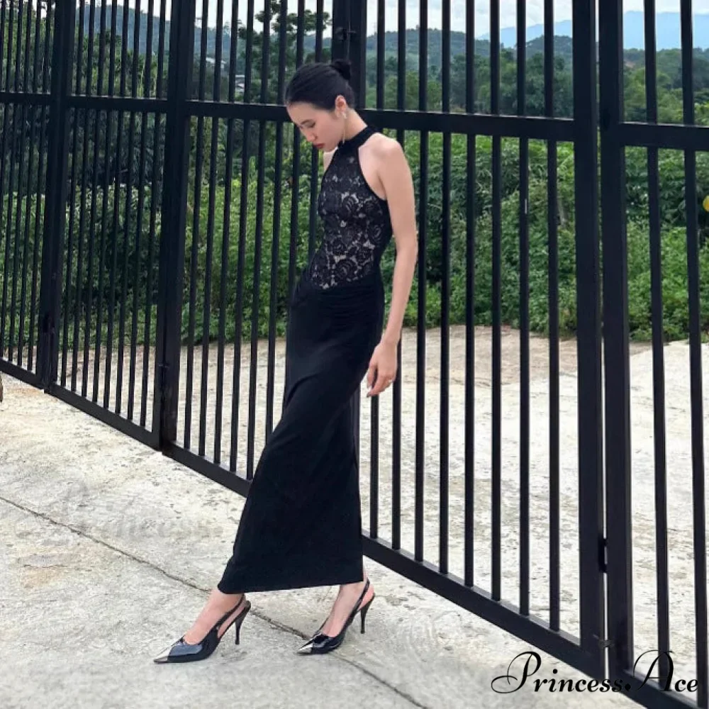 Transparent Lace Halter Open-Back Ebony Prom Gown - Image 2