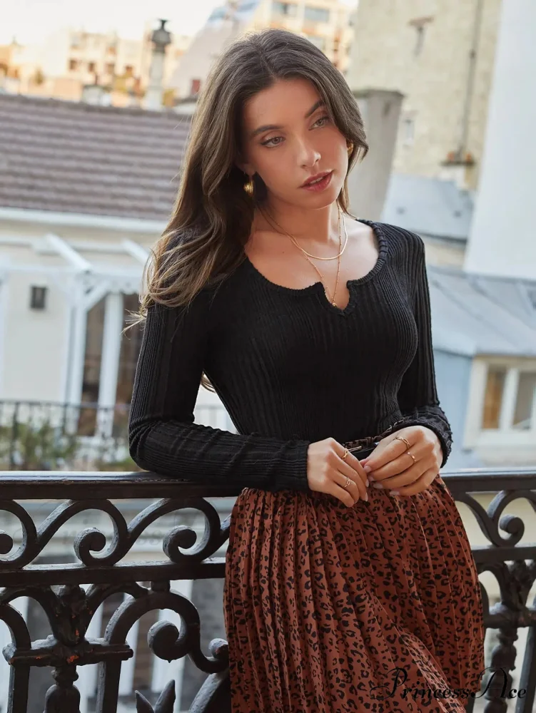 V-shaped Slimming Interior Wear Pit Strip Sweater Knit Top - Image 3