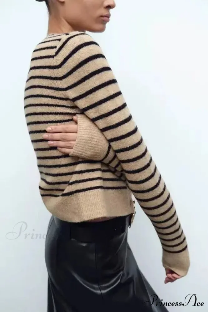 Vintage Banded Printed Circular Neck Cardigan - Image 4