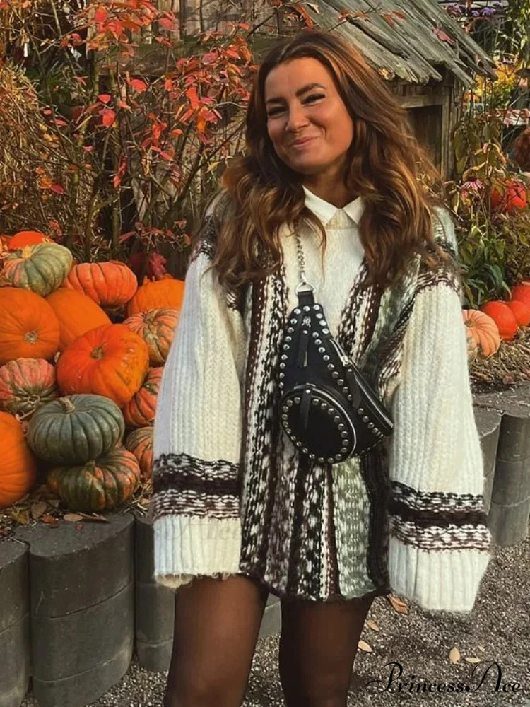 Vintage Crocheted V-neck Baggy Cardigan - Image 3