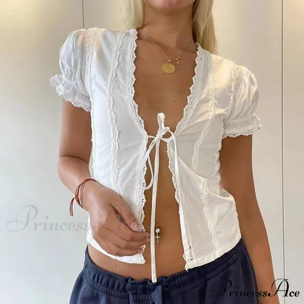 Voluminous Sleeve Lace Trim Front Fasten Crop Top - Image 3