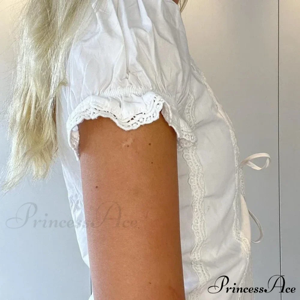 Voluminous Sleeve Lace Trim Front Fasten Crop Top - Image 4