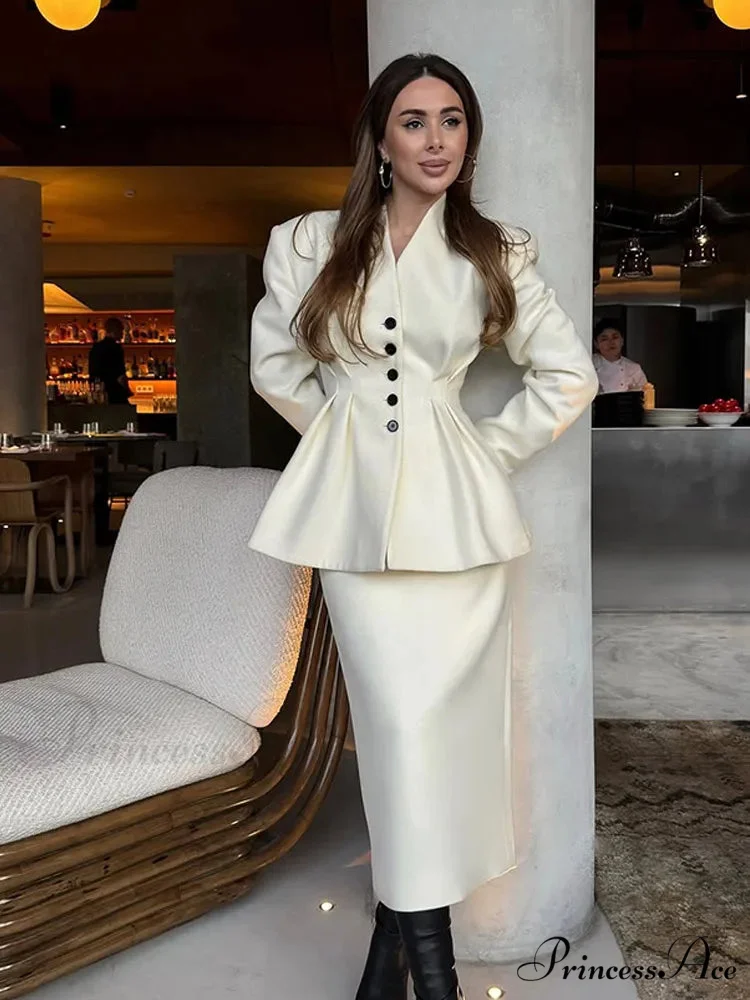 White Deep-neck Folded A-shaped Coat - Image 2