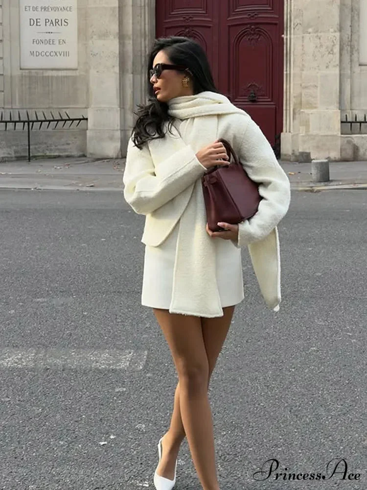 White Dual Pocket Woolen Overcoat - Image 4